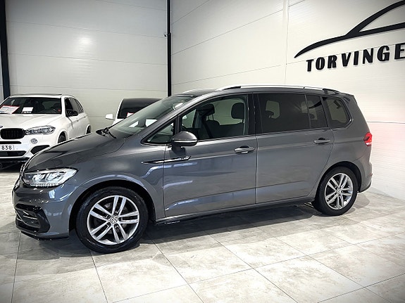 Volkswagen Touran 3 of 5