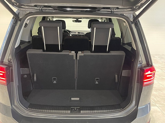 Volkswagen Touran 25 of 25