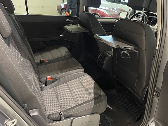 Volkswagen Touran 19 of 25