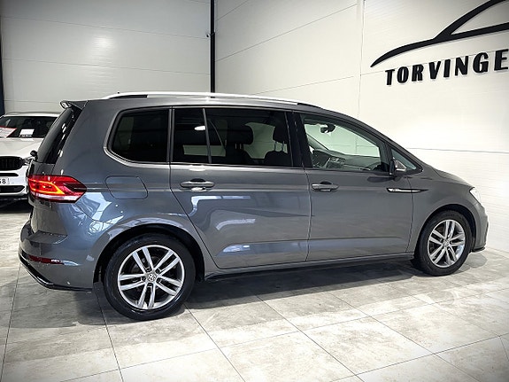 Volkswagen Touran 5 of 5