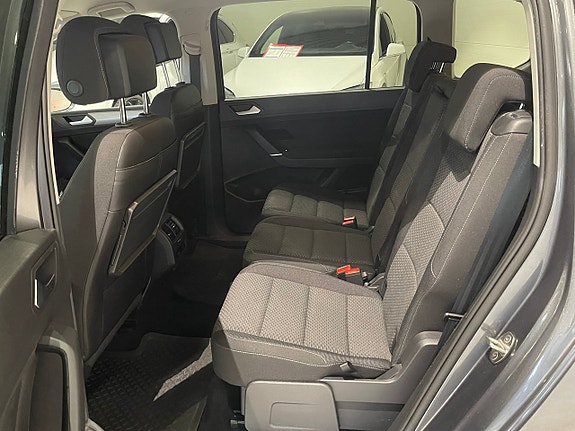Volkswagen Touran 17 of 25