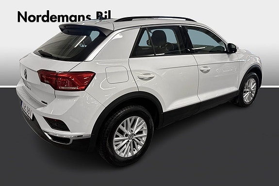 Volkswagen T-Roc 4 of 5