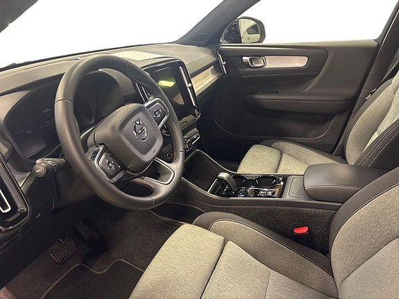 Volvo XC40 5 of 10