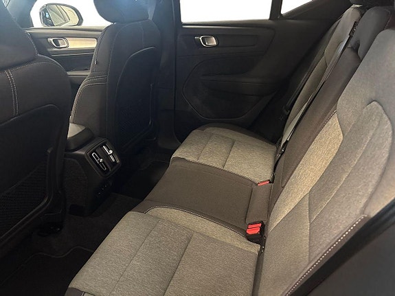 Volvo XC40 7 of 10