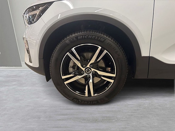 Volvo XC40 3 of 10
