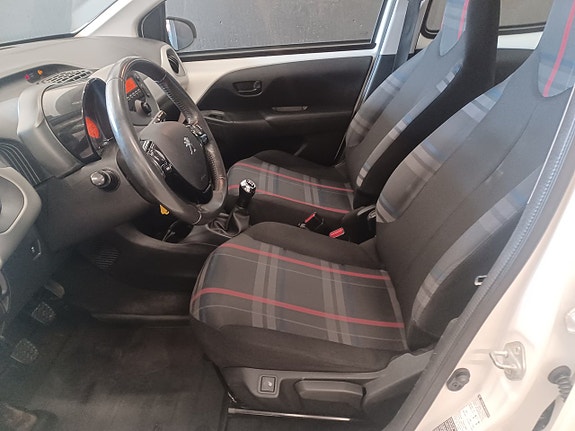 Peugeot 108 11 of 16