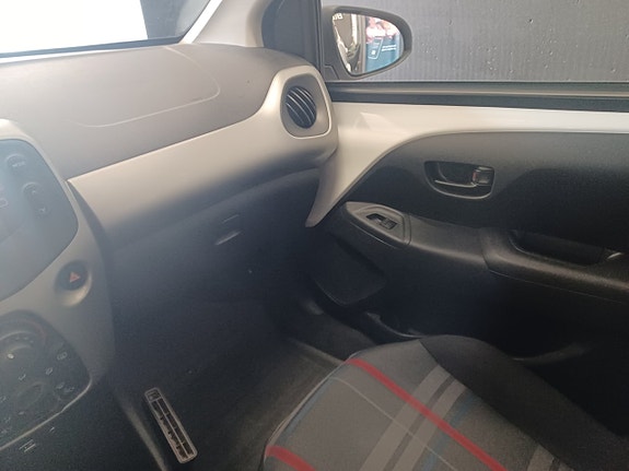 Peugeot 108 16 of 16