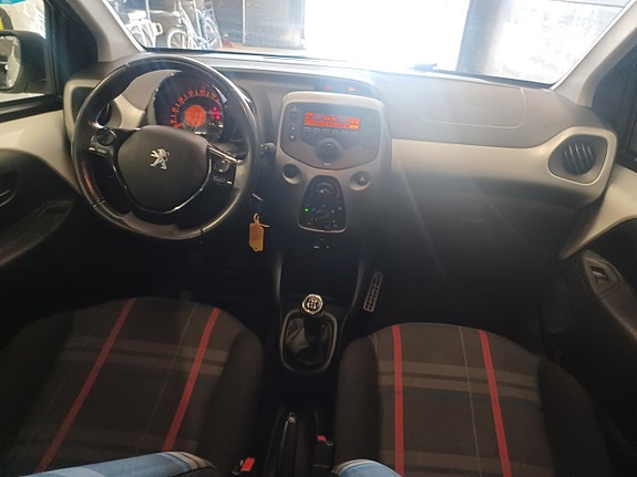 Peugeot 108 10 of 16