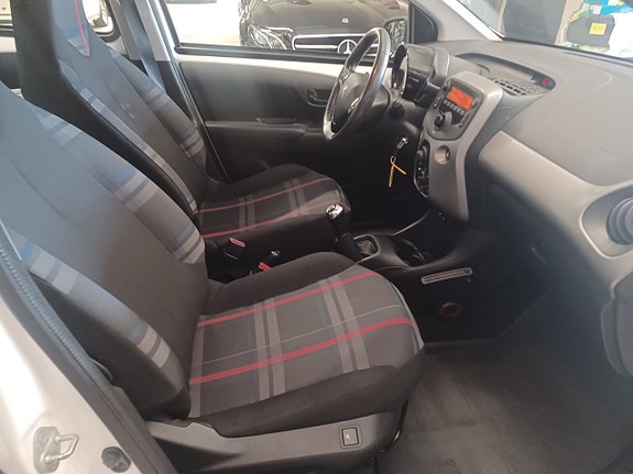 Peugeot 108 8 of 16