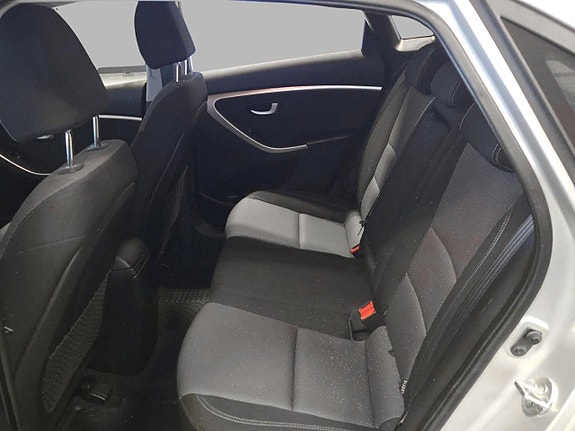 Hyundai i30 13 of 16