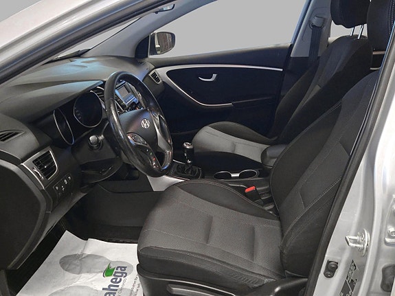 Hyundai i30 9 of 16