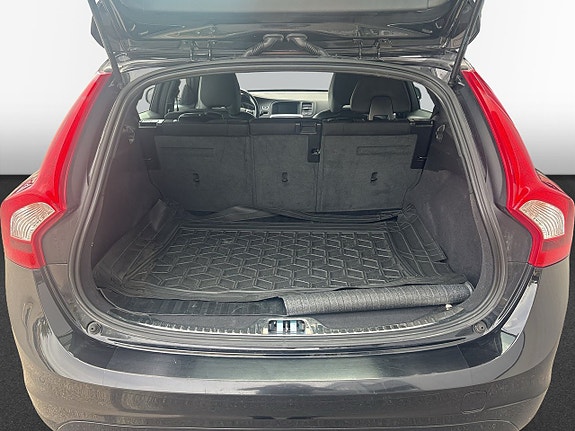 Volvo V60 11 of 13