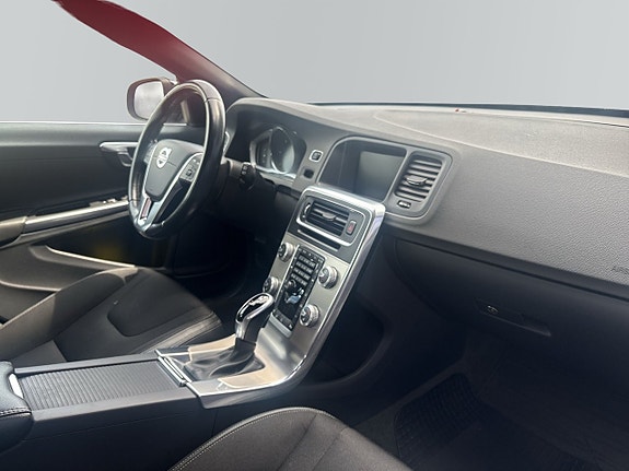 Volvo V60 10 of 13