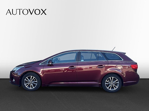 Toyota Avensis 2 of 5