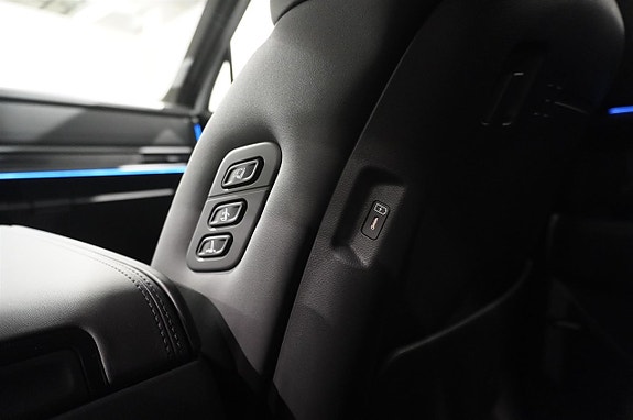 Hyundai Santa Fe 13 of 18