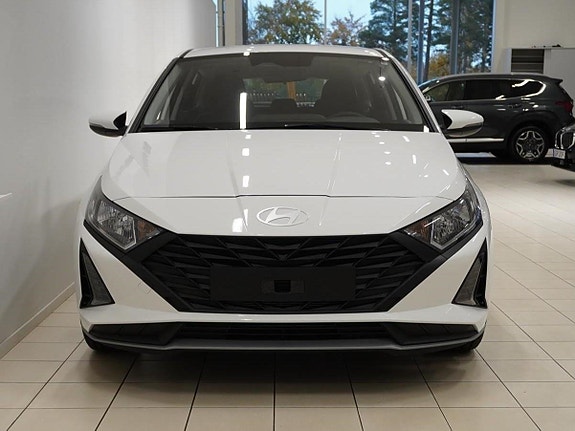 Hyundai i20 2 of 5