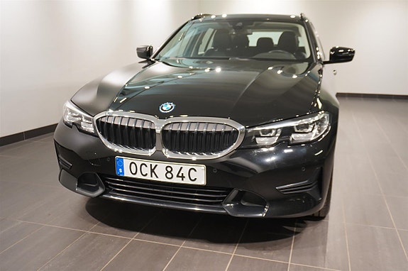 BMW 330e 5 of 5