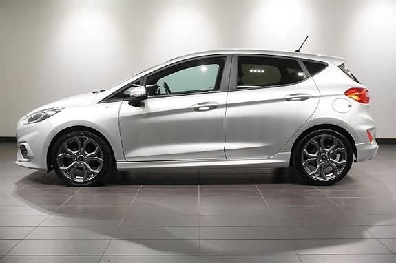 Ford Fiesta 2 of 5