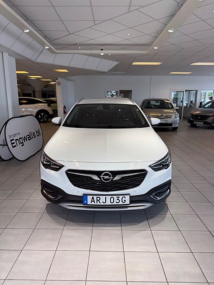 Opel Insignia Country Tourer 3 of 5