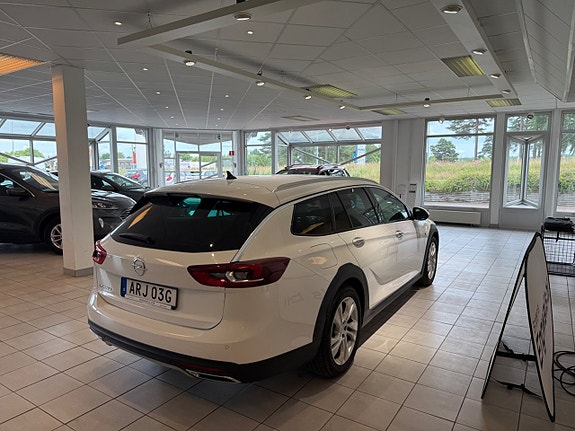 Opel Insignia Country Tourer 4 of 5