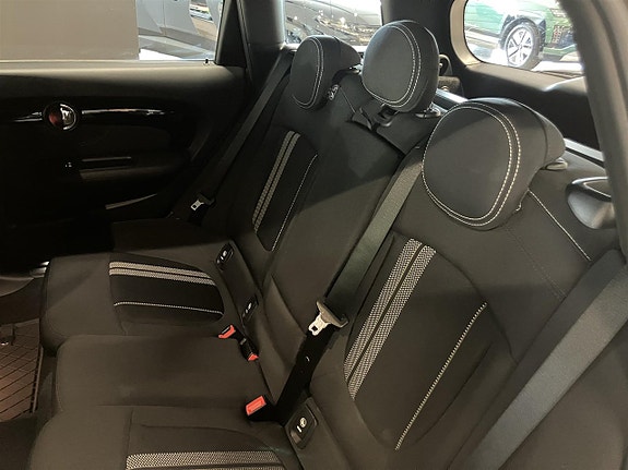 MINI Cooper 8 of 13