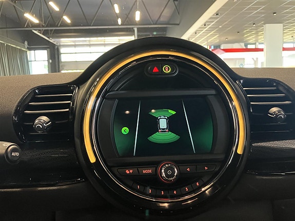 MINI Cooper 12 of 13