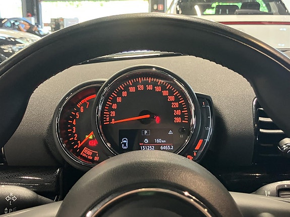MINI Cooper 13 of 13