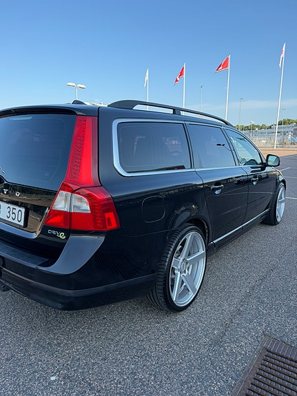 Volvo V70 4 of 15