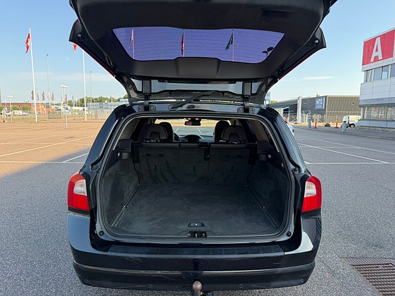 Volvo V70 3 of 15