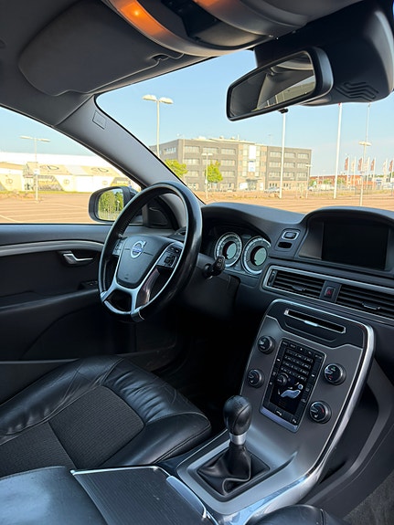Volvo V70 13 of 15