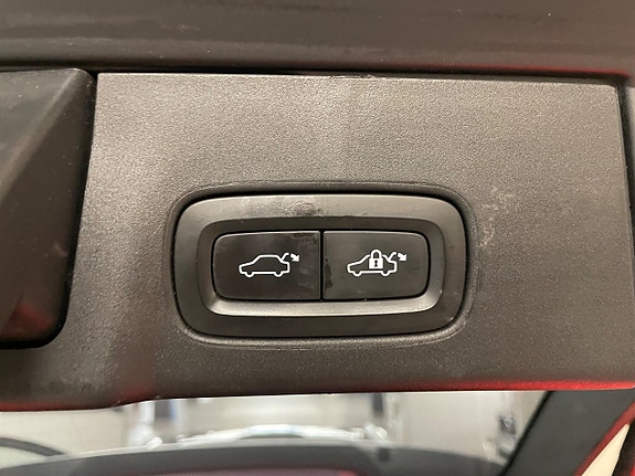 Volvo V90 24 of 27