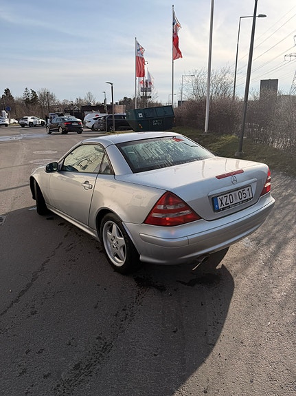 Mercedes-Benz SLK200 3 of 8
