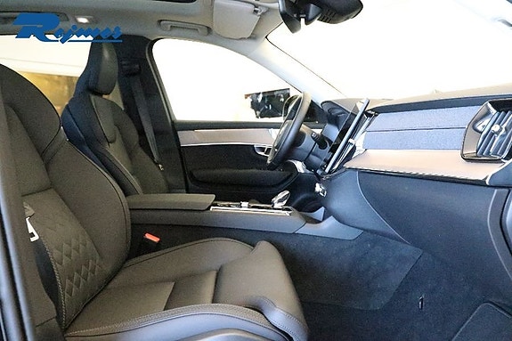 Volvo XC90 5 of 22