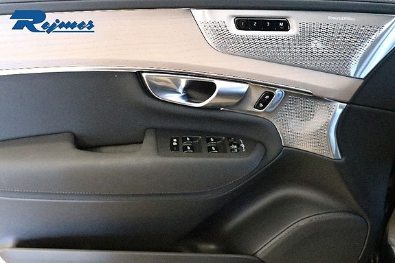 Volvo XC90 14 of 22