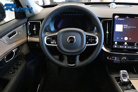 Volvo XC90 8 of 22