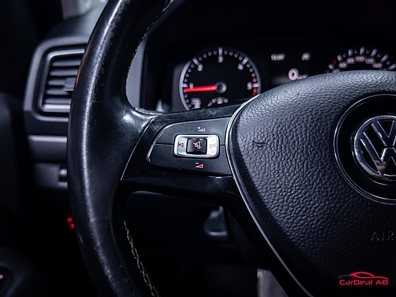 Volkswagen Amarok 19 of 26