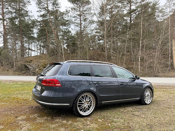 Volkswagen Passat 2 of 5