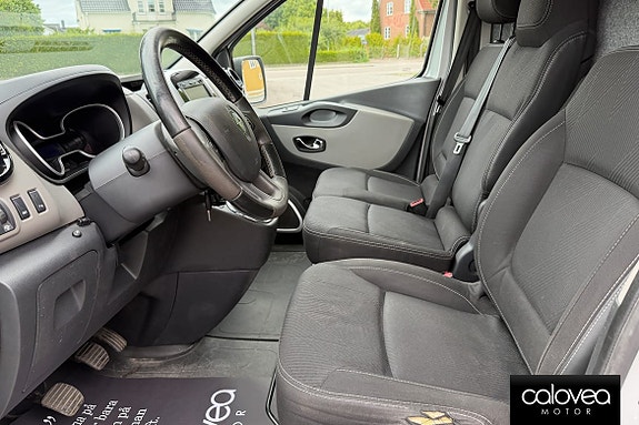 Renault Trafic 4 of 5