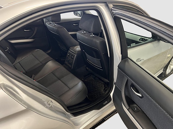 BMW 320d 17 of 20