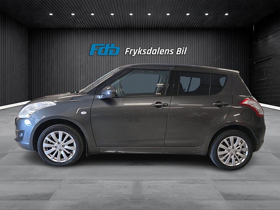 Suzuki Swift 2 of 5