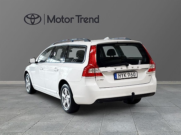 Volvo V70 2 of 5
