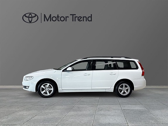 Volvo V70 3 of 5