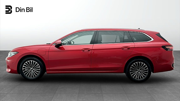 Volkswagen Passat 2 of 5