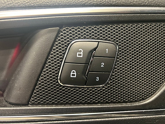 Ford Galaxy 21 of 24