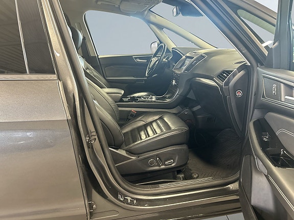 Ford Galaxy 10 of 24