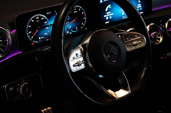 Mercedes-Benz CLA220 11 of 21