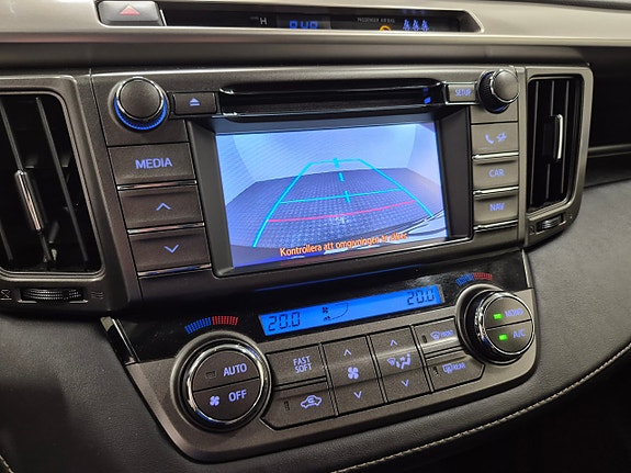 Toyota RAV4 8 of 10