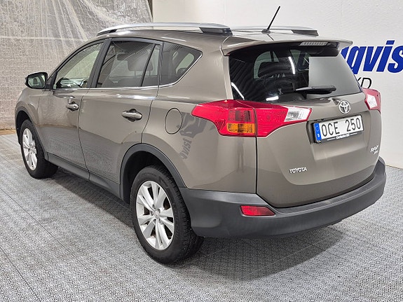 Toyota RAV4 3 of 10