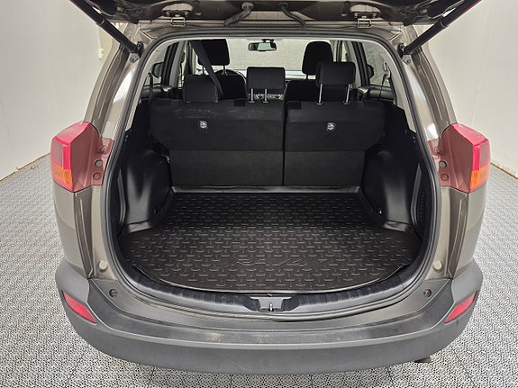 Toyota RAV4 10 of 10
