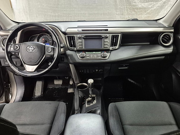 Toyota RAV4 6 of 10